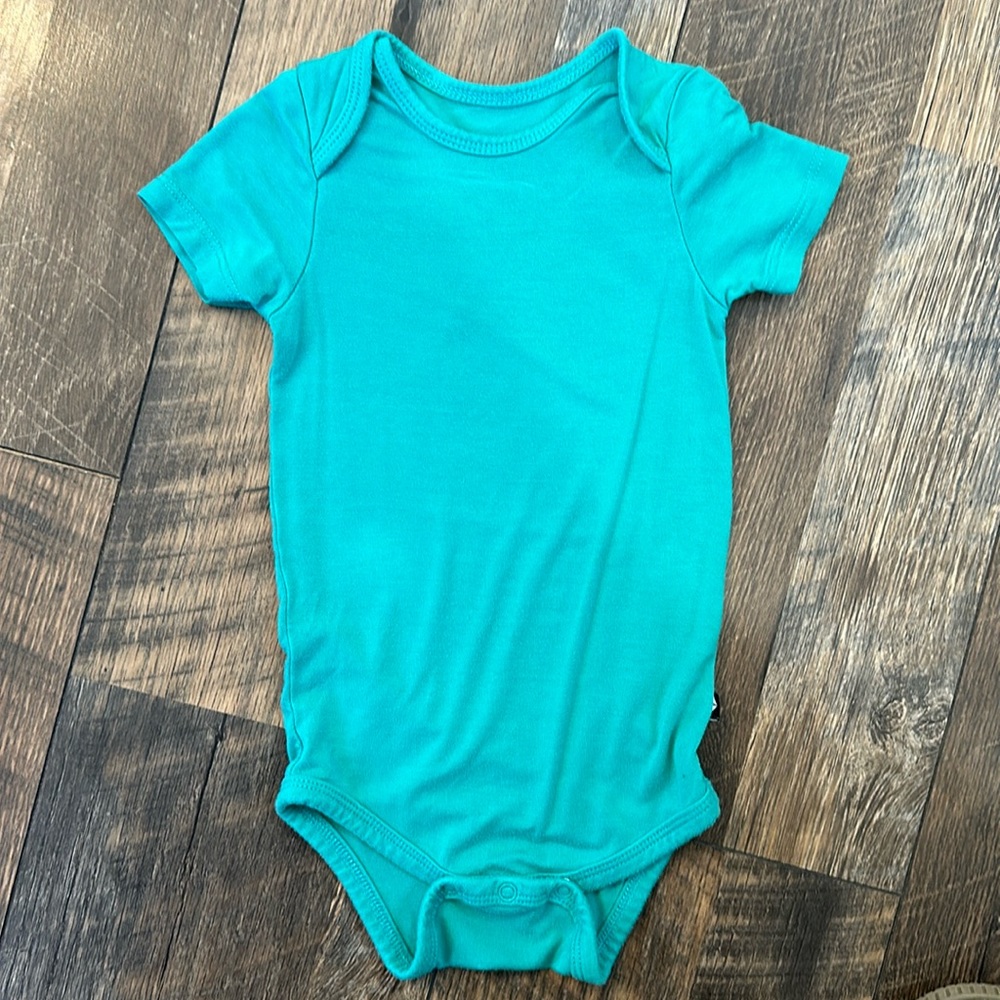 Kyte baby body suit 6-12 months